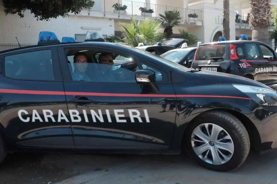 Un'auto dei carabinieri