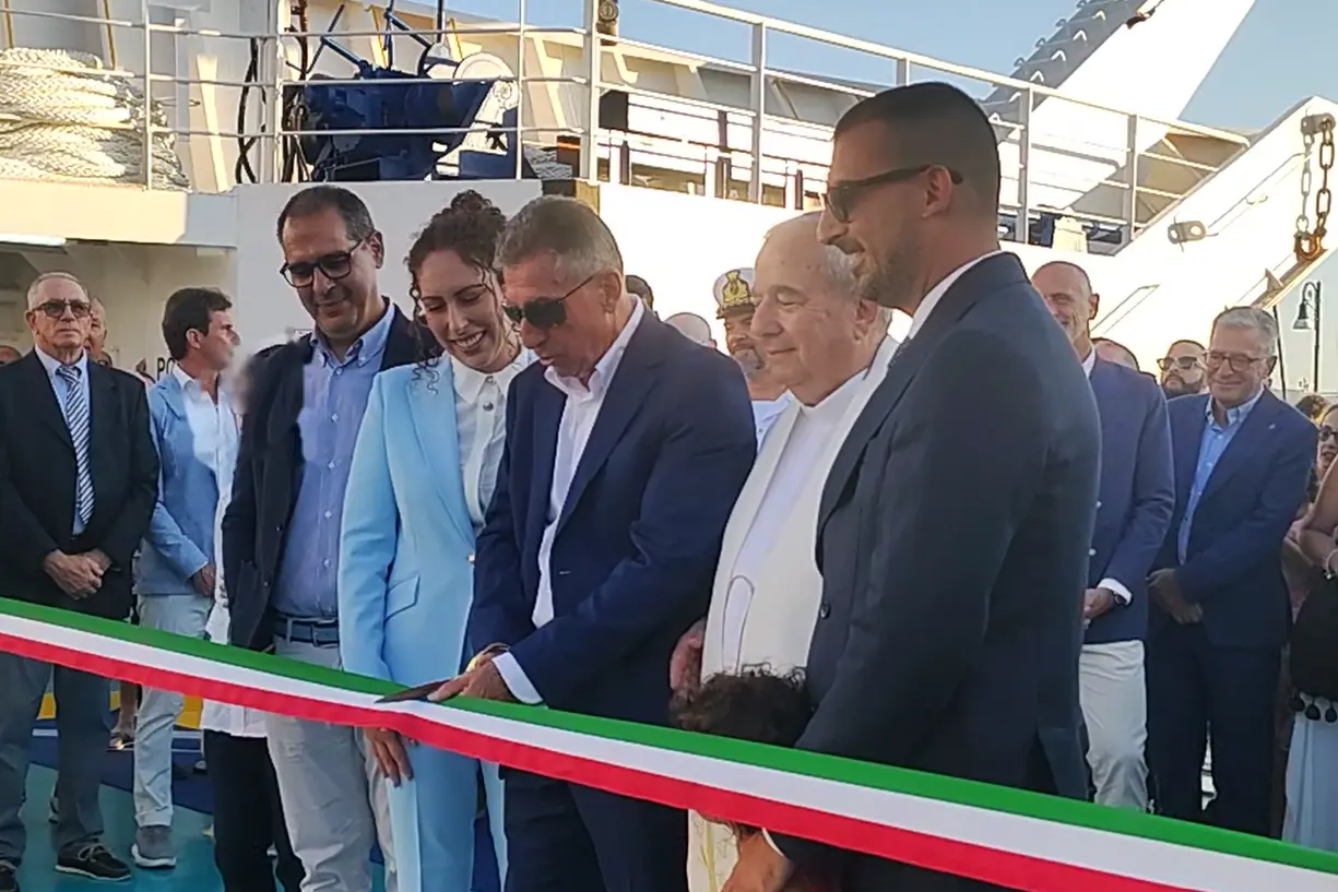 La Maddalena, il taglio del nastro