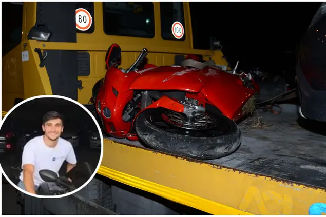 La moto coinvolta nell'incidente mortale e nel tondo Adriano Pinna, la vittima (Archivio L'Unione Sarda)