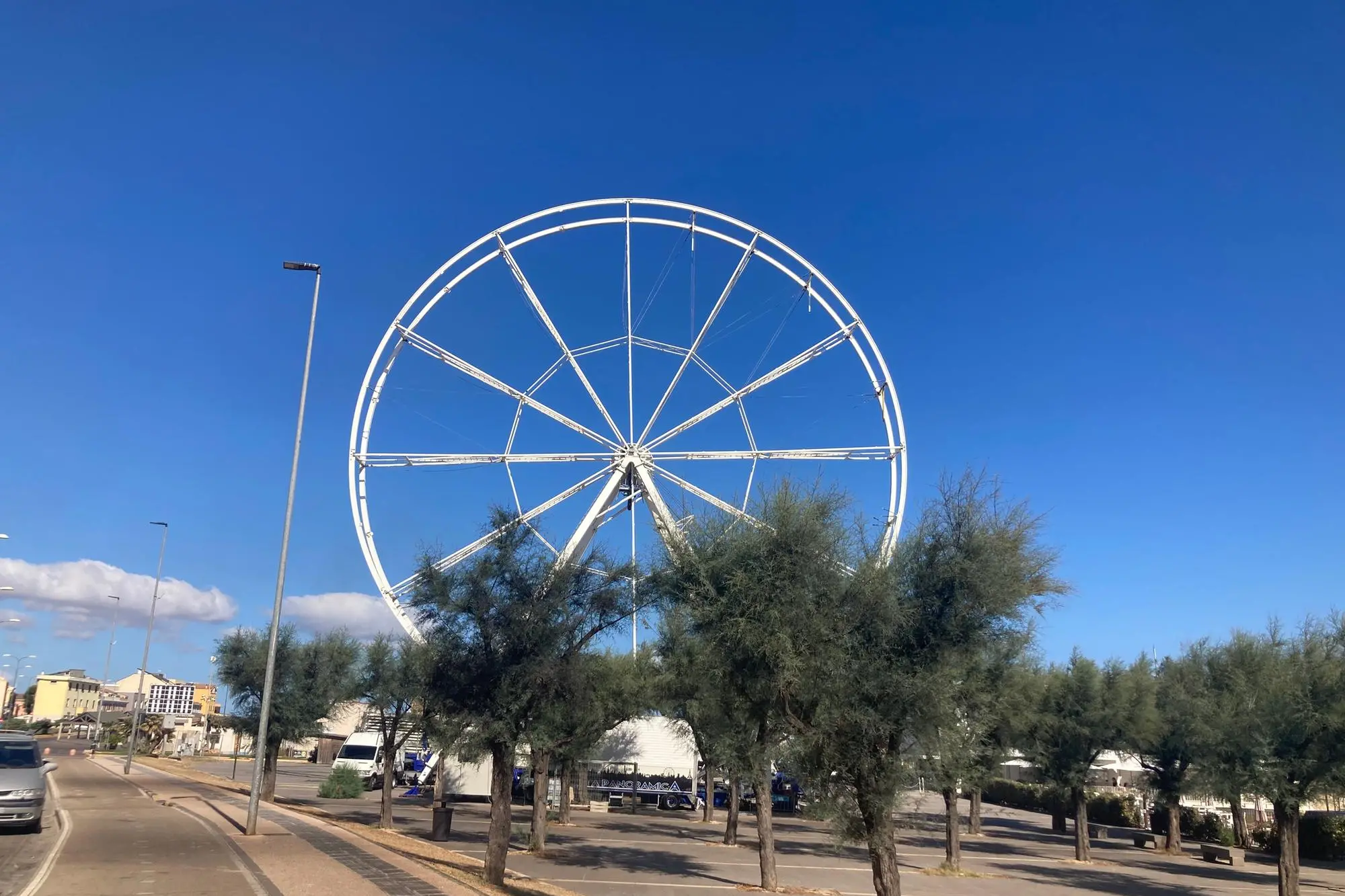 Ruota panoramica di Porto Torres (foto Pala)