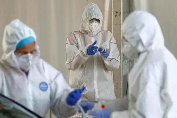 Personale sanitario (Ansa)