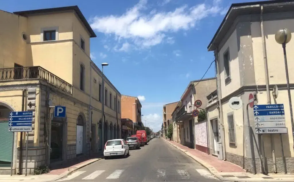 Viale Trieste, una delle strade principali di San Gavino (foto Pittau)