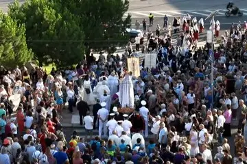 Madonna di Bonaria, la processione a mare: il ricordo dei migranti morti nel Mediterraneo