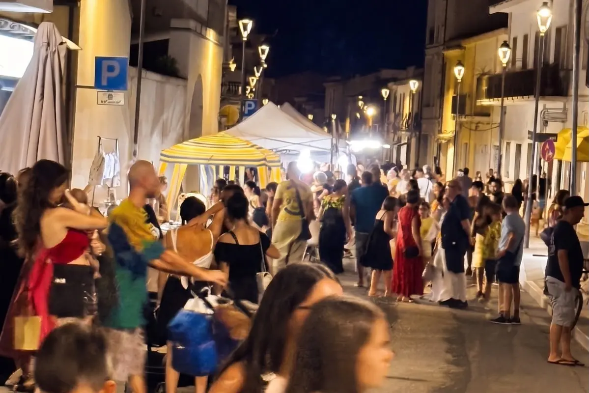 Via Roma durante lamovida sangavinese