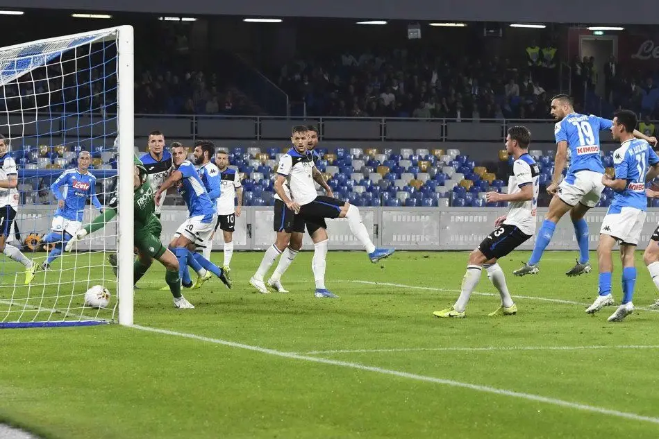 Il gol di Nikola Maksimovic all'Atalanta (Ansa)