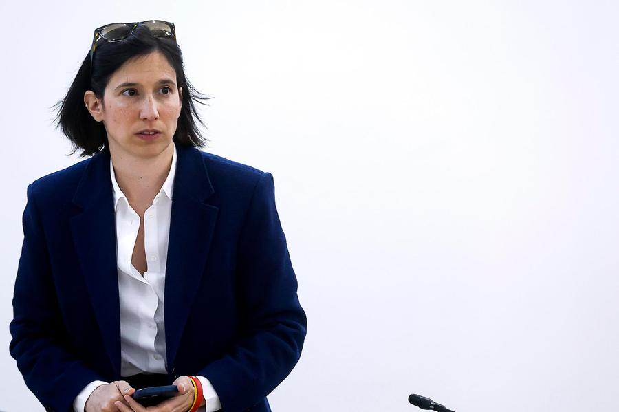 Augura a Schlein di essere investita, consigliera leghista sospesa. Meloni: «Superato ogni limite»