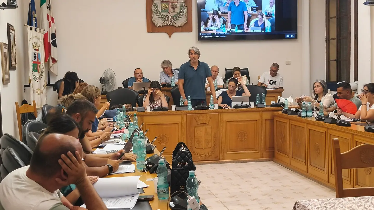 Consiglio comunale di Monserrato, dibattito sull’assestamento bilancio e dati di spesa