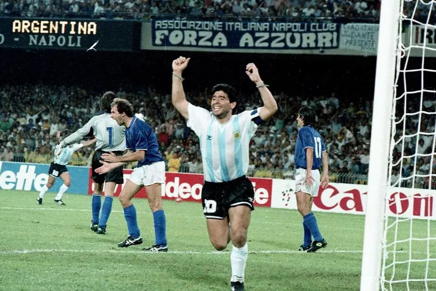 Gli azzurri finirono terzi, eliminati in semifinale al San Paolo di Napoli dall'Argentina di Maradona