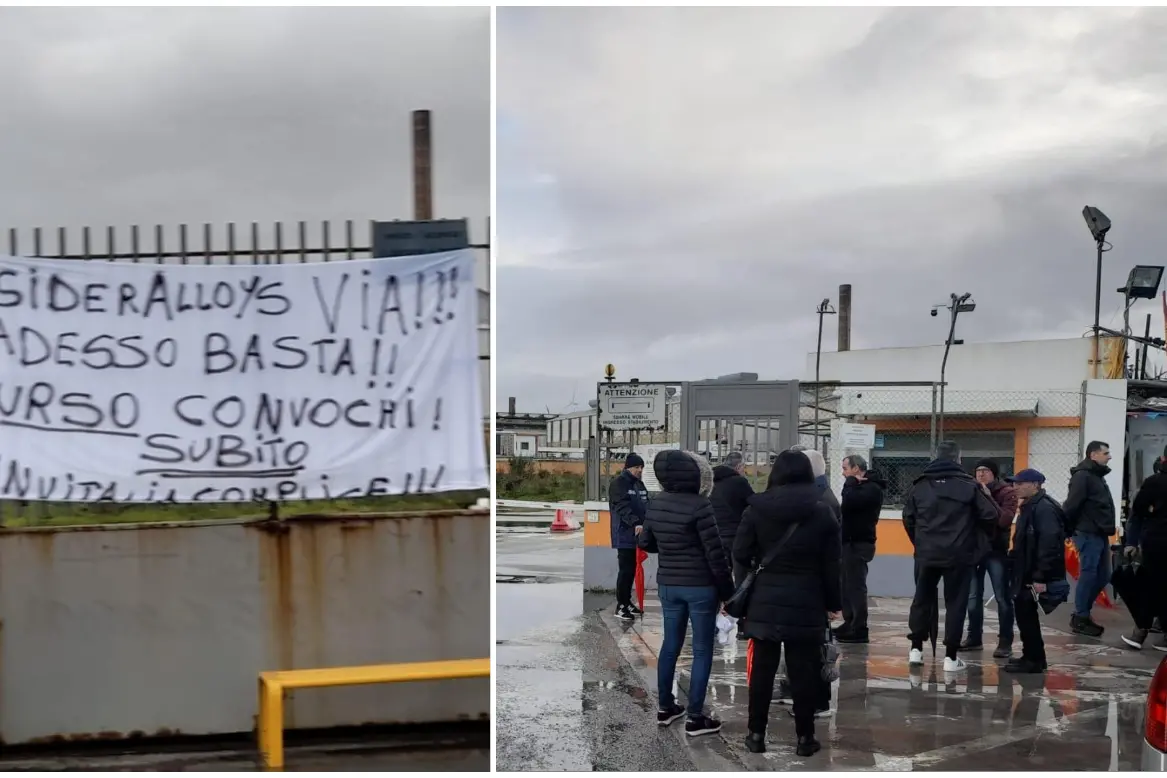 La protesta fuori dai cancelli della Sider Alloys (foto Pani)