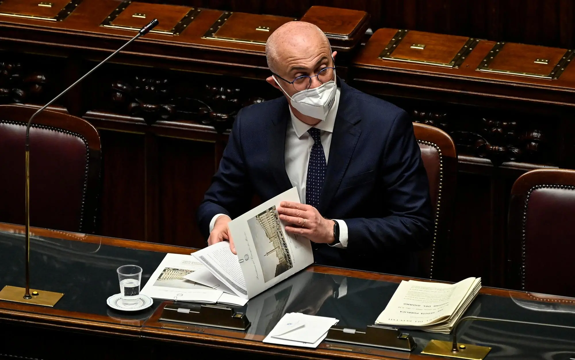 Il ministro per i Rapporti col Parlamento, Federico D'Incà (Ansa - Antimiani)