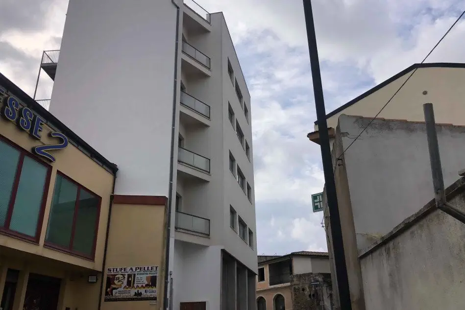 La palazzina delle case popolari (L'Unione Sarda - Sirigu)