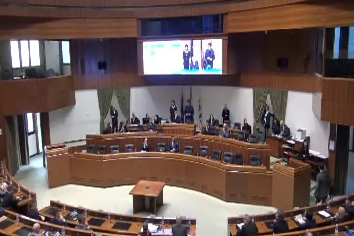 Finanziaria in aula con l'appello degli Enti Locali: «Subito l'aumento del Fondo Unico»