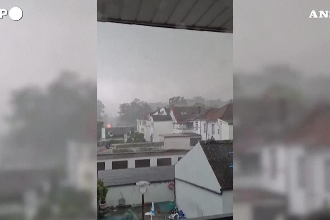 Germania, un tornado si abbatte su Paderborn: decine di feriti
