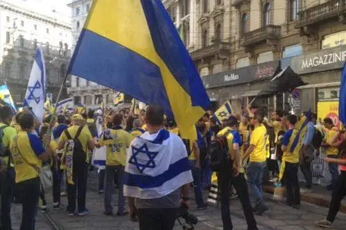 I tifosi israeliani in centro a Milano