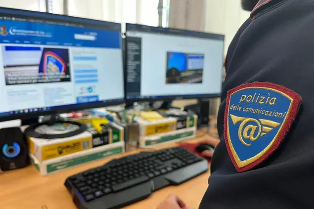 Polizia postale (foto Polizia)