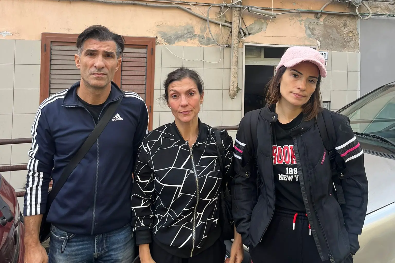 Da sinistra, Renzo, Daniela e Isabel, i tre figli di Venerato Sardu