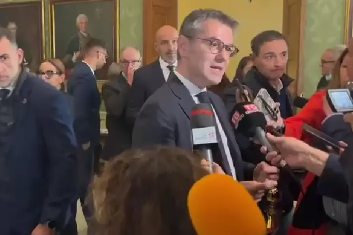 Massimo Zedda (Lorenzo Piras)