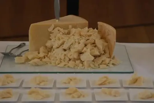 Parmigiano Reggiano: giro d'affari 2025 sfiora 4 mld, export oltre 50%