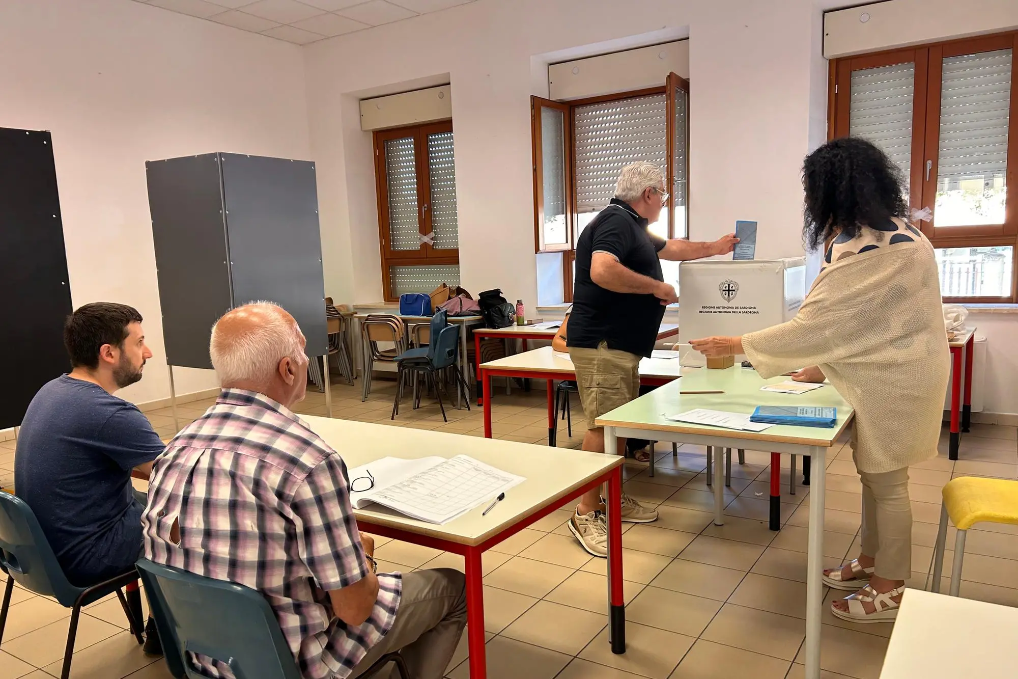 Comunali, seggi a Quartu (foto Lai)