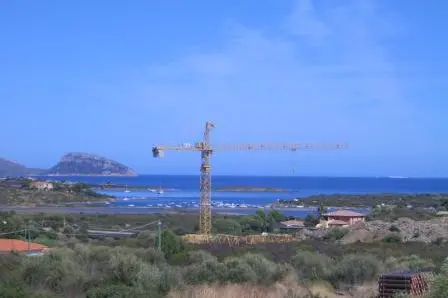 Cantiere edile in Gallura (foto Grig)
