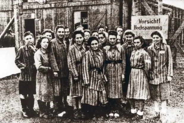 Donne nei campi di concentramento (foto da google)