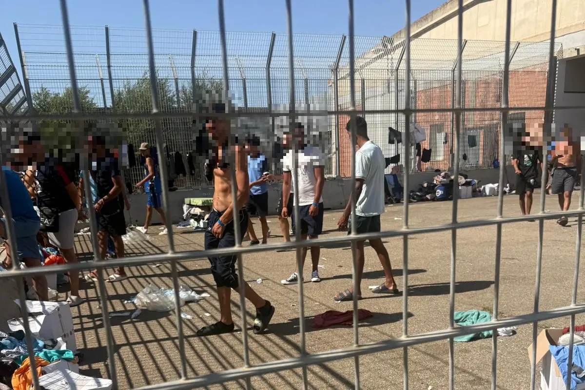 Migranti nel centro di Monastir (Archivio)