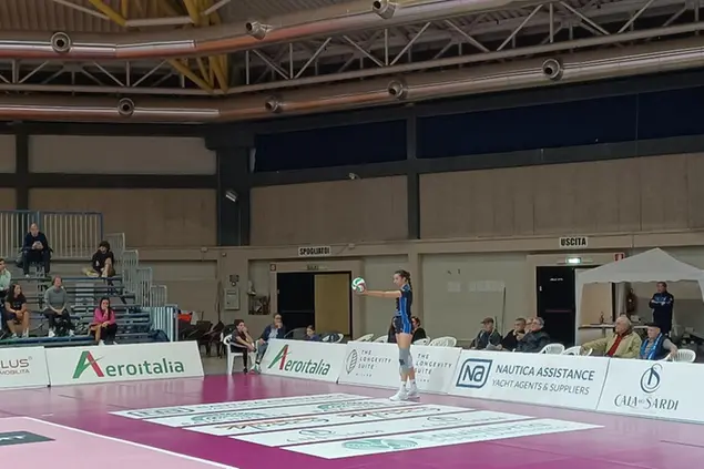 L'opposto dell'Hermaea Olbia Virginia Adriano al servizio (foto Ilenia Giagnoni)