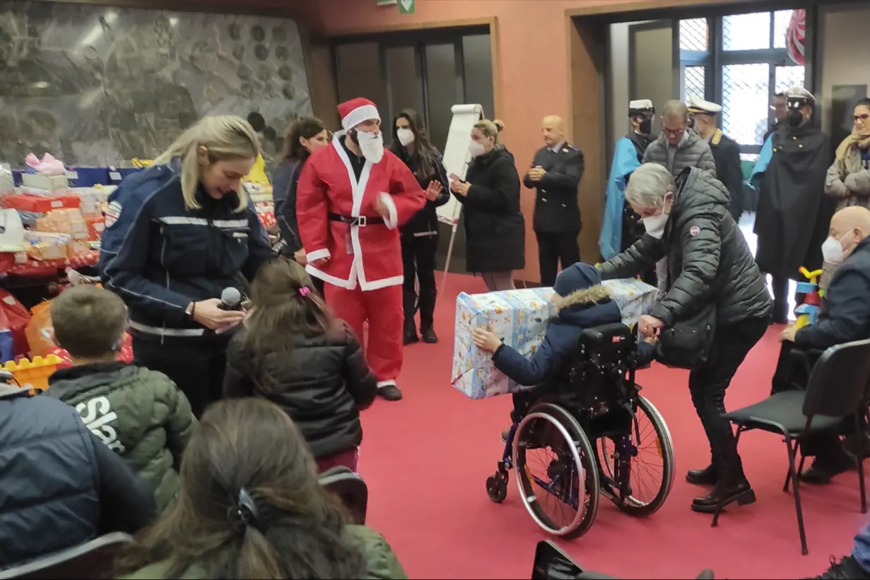 Un momento dell'iniziativa \"Natale per tutti\" (foto L'Unione Sarda - Marras)