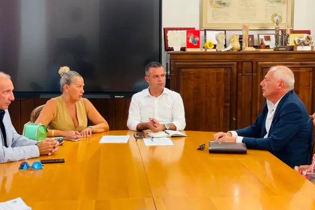 Il sindaco Cacciotto con il commissario Asl Tauro ad Alghero (foto concessa)