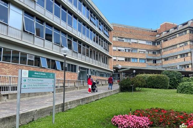 L'ospedale Sant'Orsola di Bologna (foto Ansa)