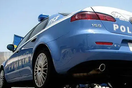 Un'auto della polizia