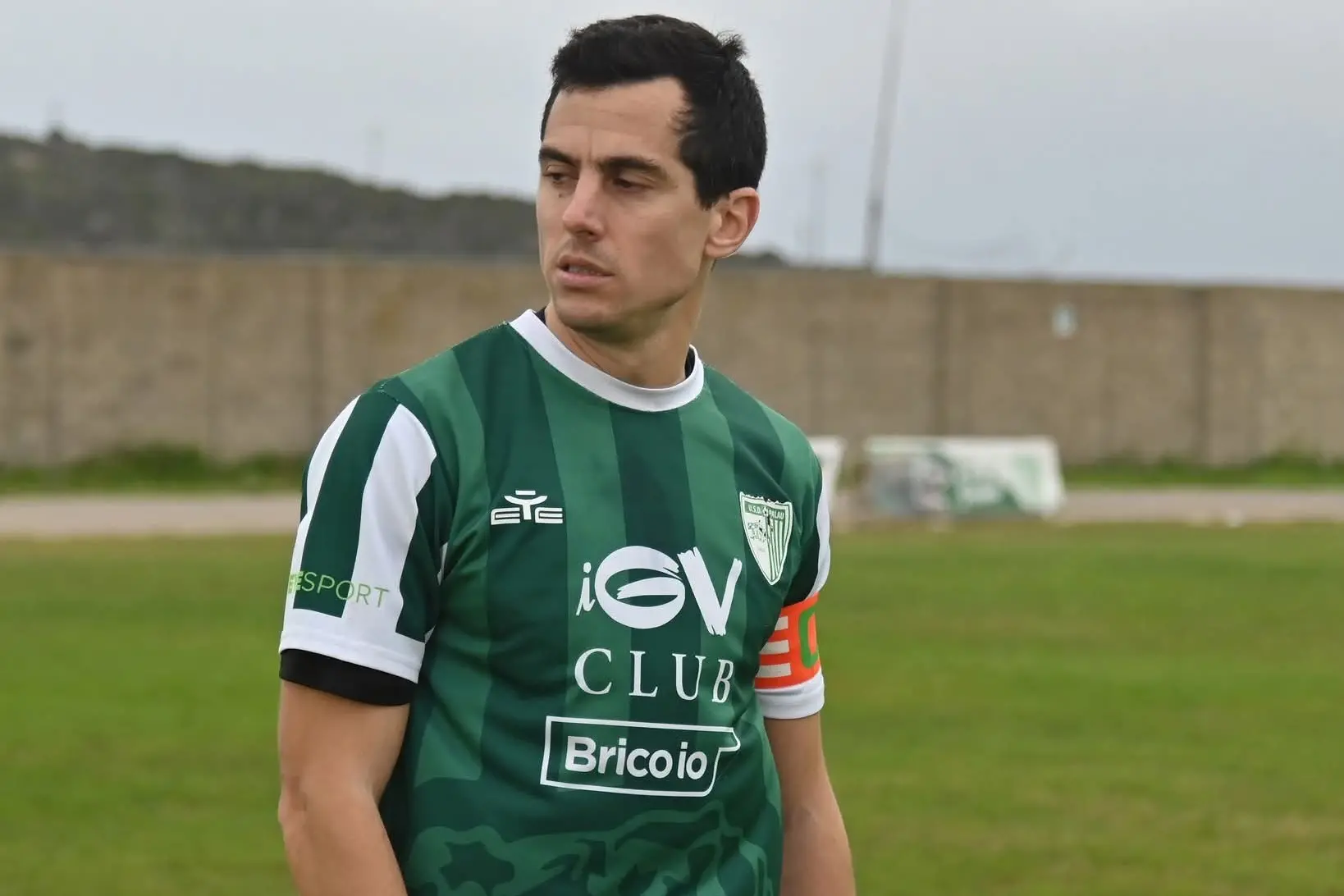 Il centrocampista del Palau, Edoardo Tamponi, che ha messo a segno la trecentesima rete nel Gir. H. (G.Pischedda)