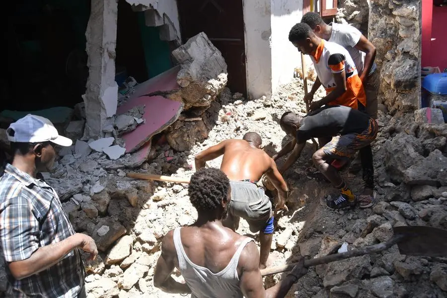 Devastazione ad Haiti dopo il terremoto (Ansa)