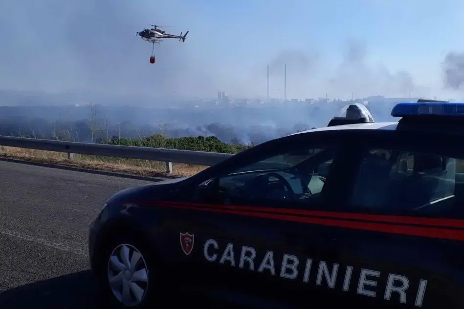 L'incendio a Ottana (foto carabinieri)