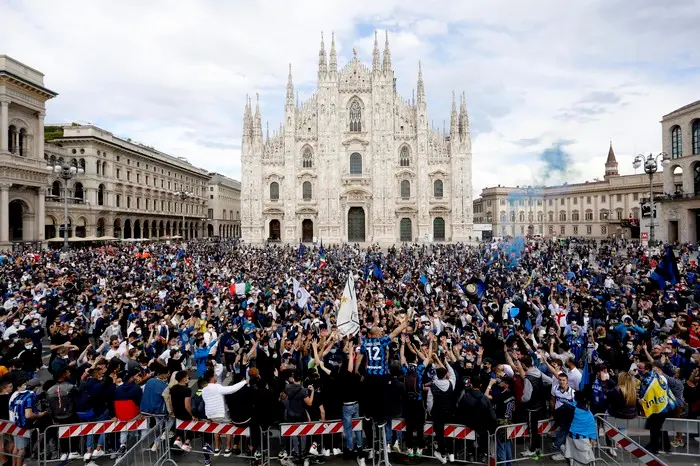 Inter campione d'italia, la festa in piazza Duomo (foto Ansa)