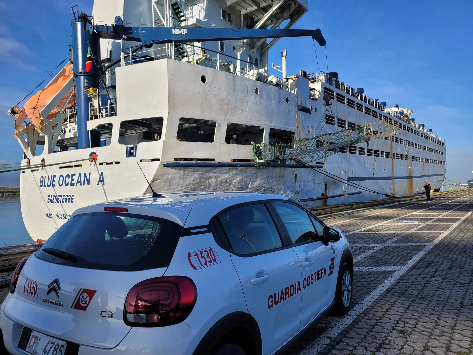 La Blue Ocean A (foto Guardia Costiera)