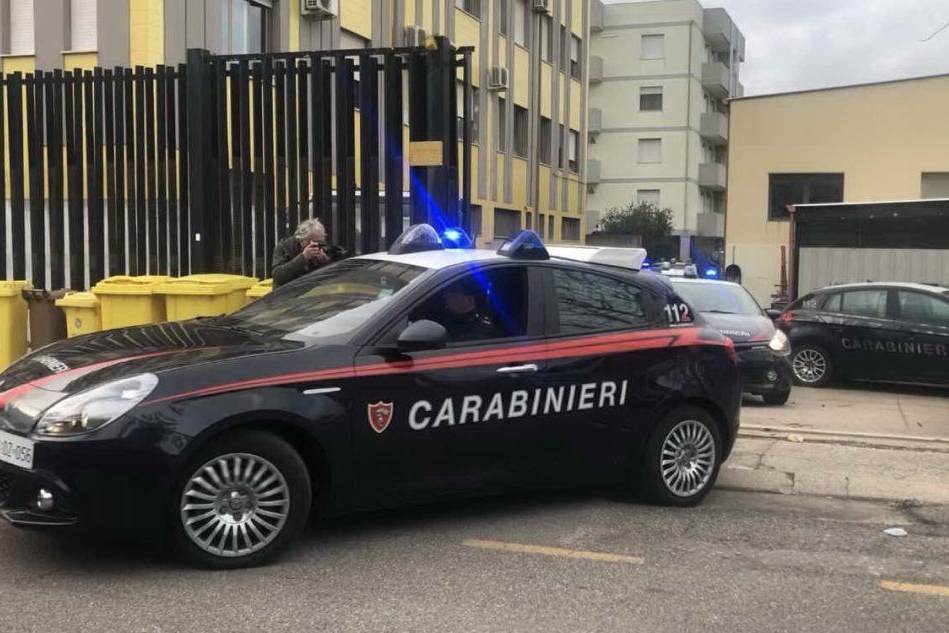 I carabinieri (foto Pinna)