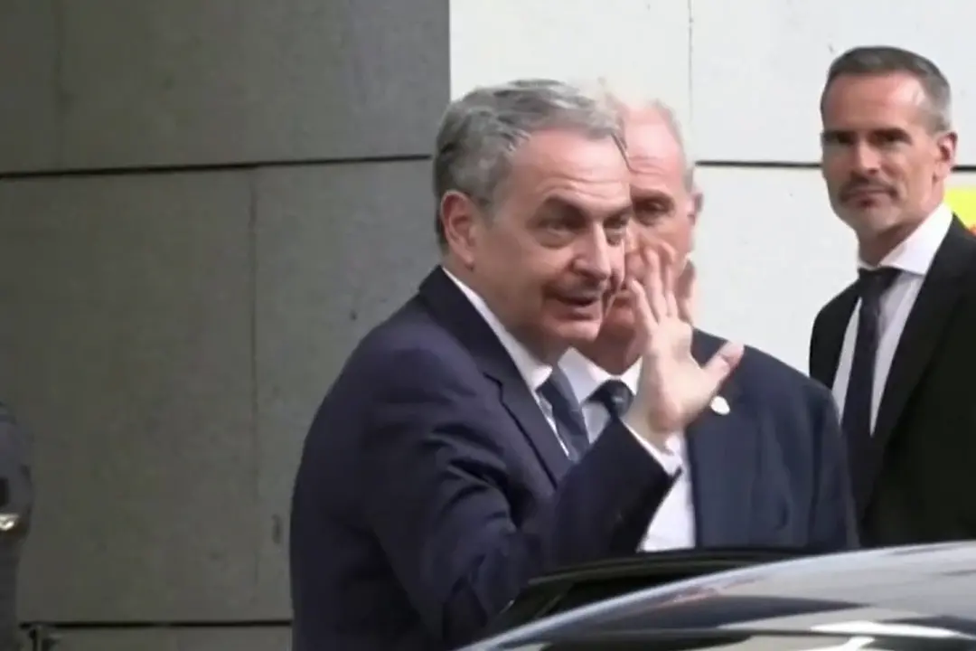 Madrid, leggera contestazione per Zapatero al suo arrivo in tribunale