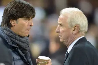 L'allenatore della Germania Joachim Loew e Giovanni Trapattoni, ct dell'Irlanda