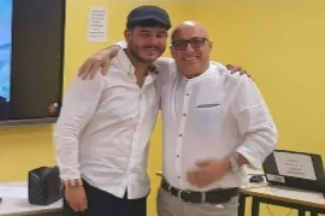 Luis Alberto Angioni e il professore Priamo Farris (foto Ansa)