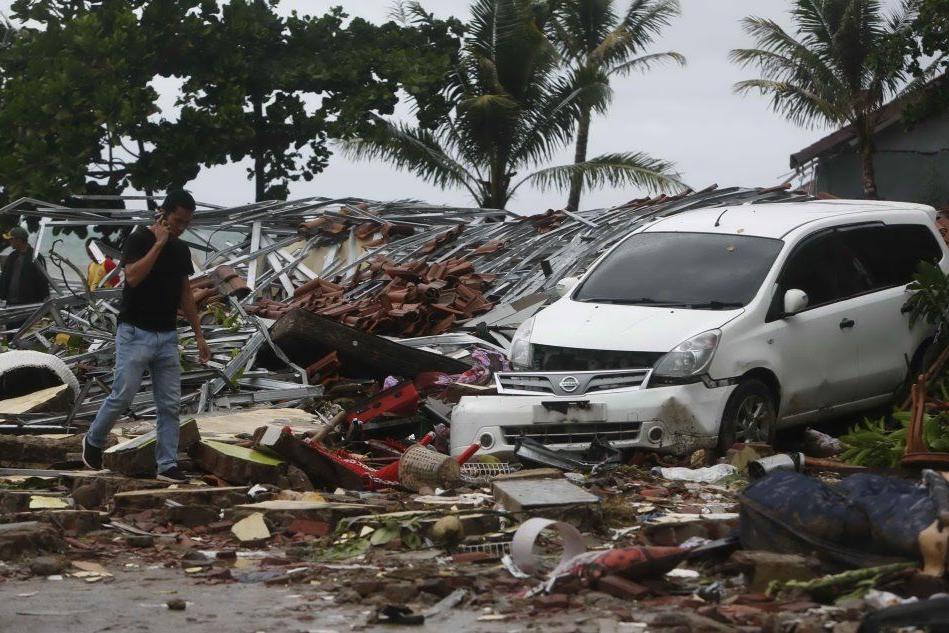 Tsunami in Indonesia, oltre 220 morti