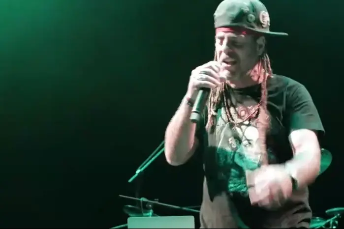 “Cosa resta”: il nuovo singolo “impegnato” dei Train to Roots