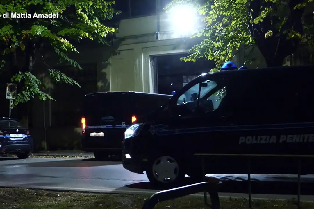 Detenuti in rivolta a Pisa, hanno trovato microspie nelle celle