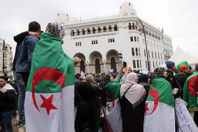 Algeria, 500mila persone in piazza contro Bouteflika