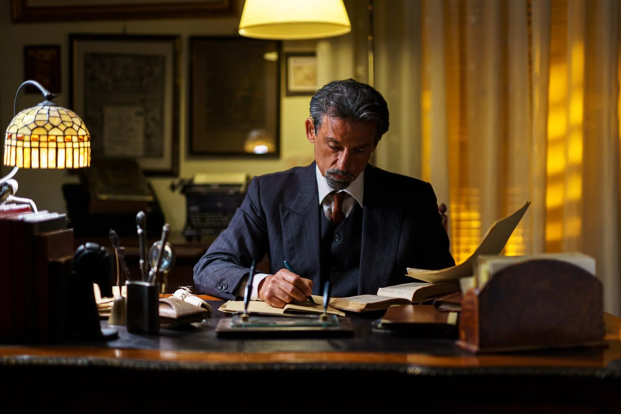 Scena dal film "Emilio Lussu. Il Processo" (foto Zena Film)