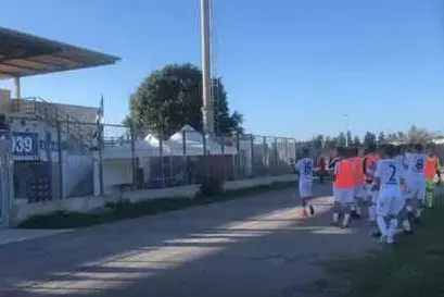 Il Carbonia festeggia il passaggio del turno (Carbonia Calcio Facebook)