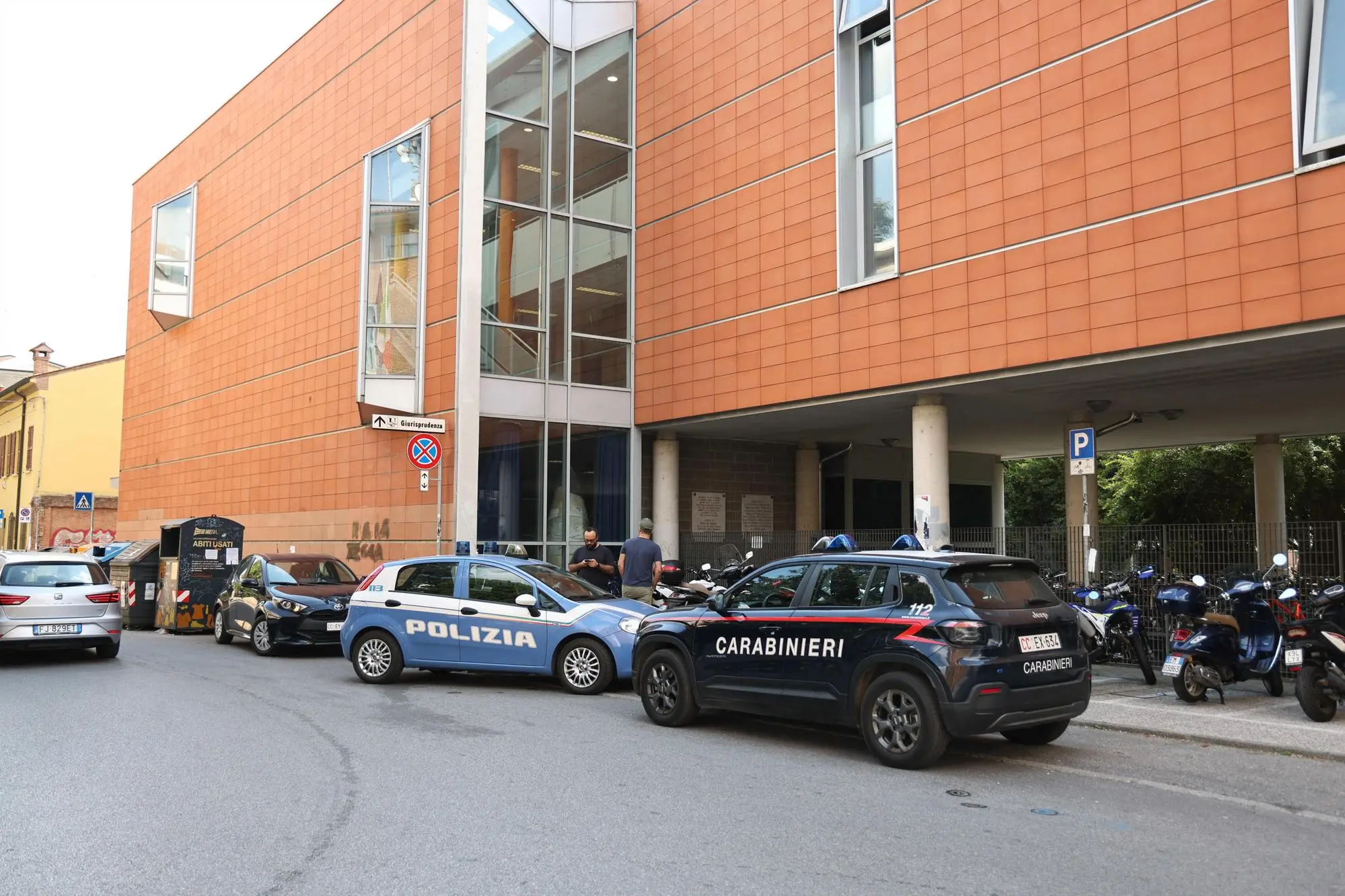 Una veduta del Liceo Ariosto dove un ragazzo è stato accoltellato nel bagno della scuola, Ferrara, 30 settembre 2026. ANSA / FILIPPO RUBIN