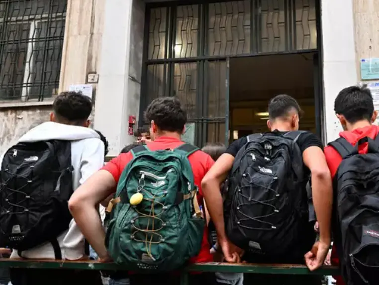 Die sardischen Schüler kehren am 16. September (vorletzter Termin) zum Unterricht zurück. Hier finden Sie alle Feiertage und verlängerten Wochenenden des kommenden Schuljahres.