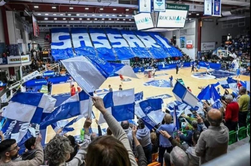 Basket: i tifosi della Dinamo si preparano alla gara contro Venezia