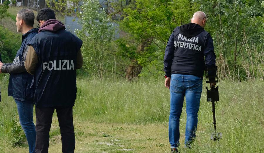 Ucciso a coltellate dopo la lite con il socio per lo spaccio